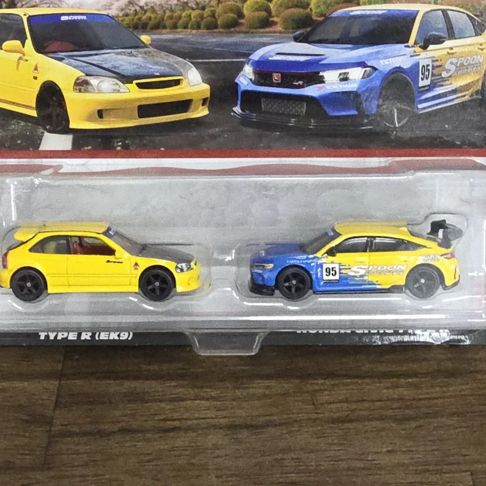 Hot Wheels Premium 2-Pack '99 Honda Civic Type R EK9 & Honda Civic Type R Spoon